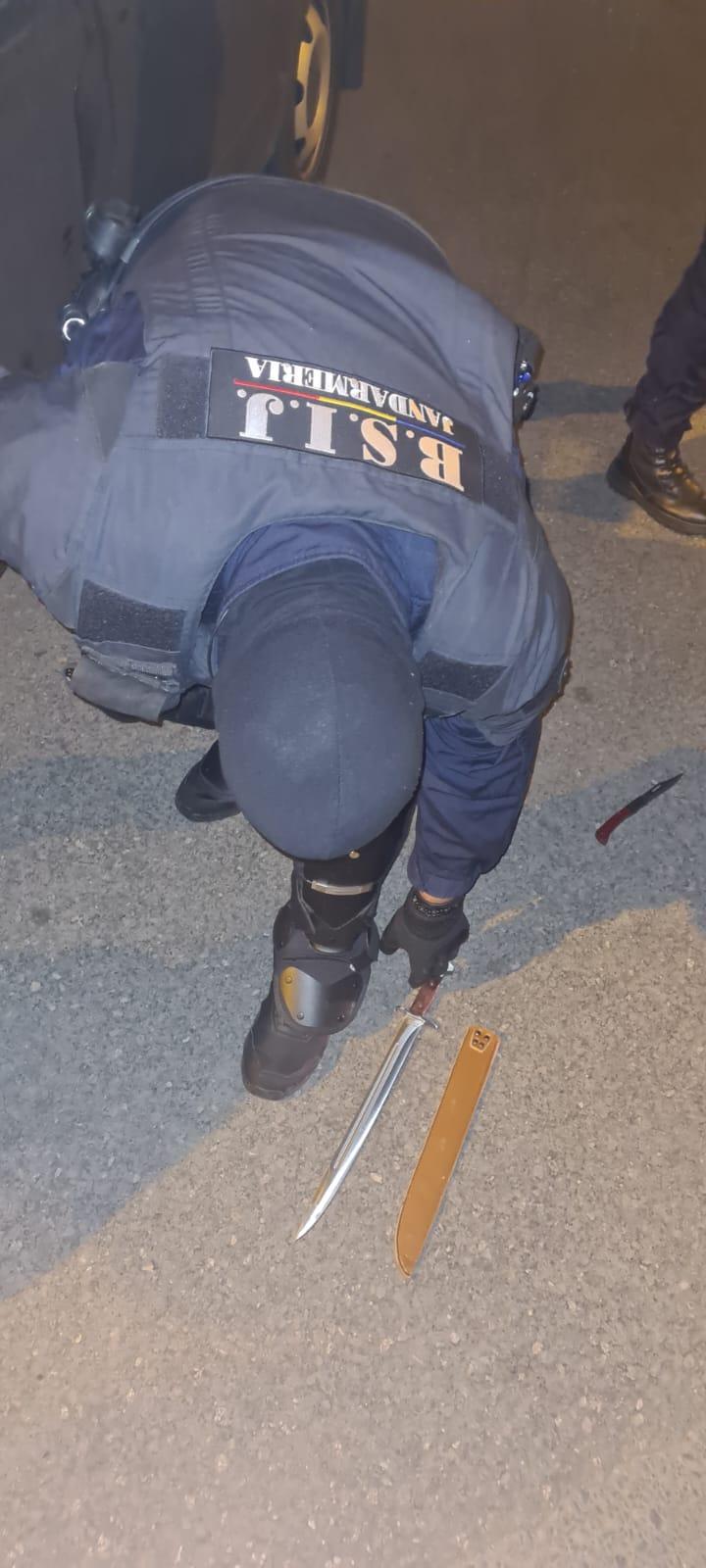 Filtre cu 400 de polițiști după bătaia cu săbii și topoare care a îngrozit Pantelimon. Imagini cu armele găsite. Șase agresori reținuți 924665
