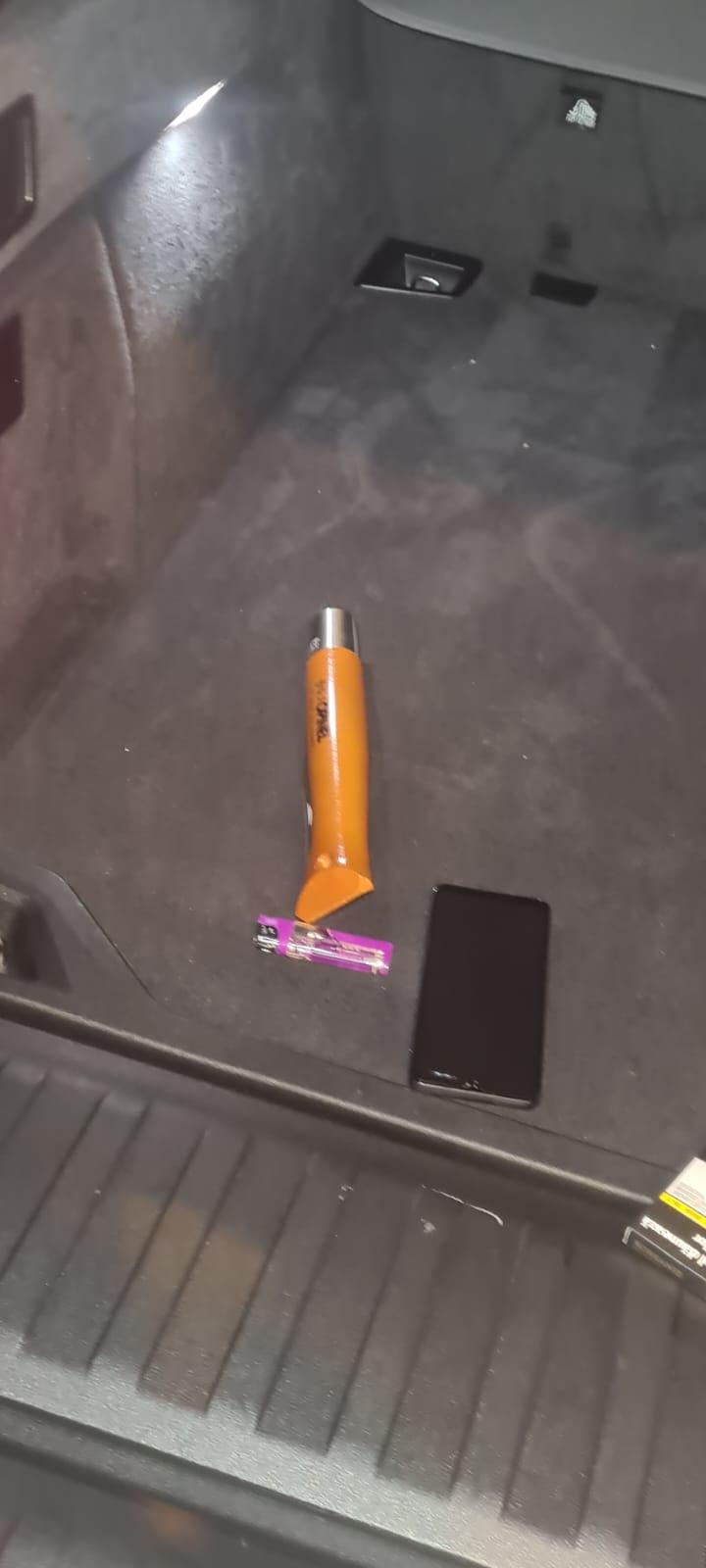 Filtre cu 400 de polițiști după bătaia cu săbii și topoare care a îngrozit Pantelimon. Imagini cu armele găsite. Șase agresori reținuți 924673