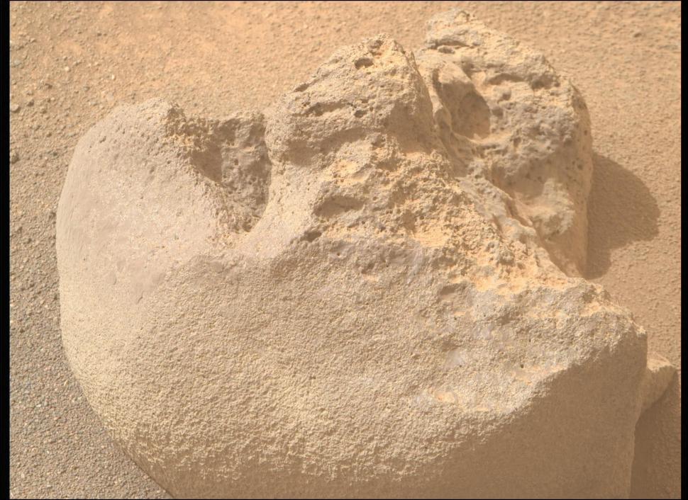 Imagine bizară surprinsă de roverul Perseverance al NASA pe Marte 924695