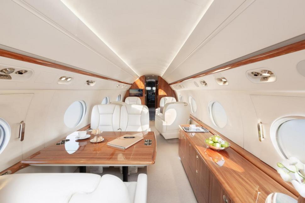 Iohannis a plecat în SUA cu avionul privat de lux în timp ce PNL încearcă să-l ajute să obţină candidatura la Senat  924921