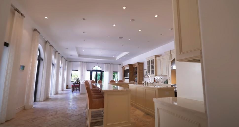 Imagini rare din "buncărul miliardarilor". Cum arată insula înconjurată de un sistem de radare construit de o companie israeliană 924798