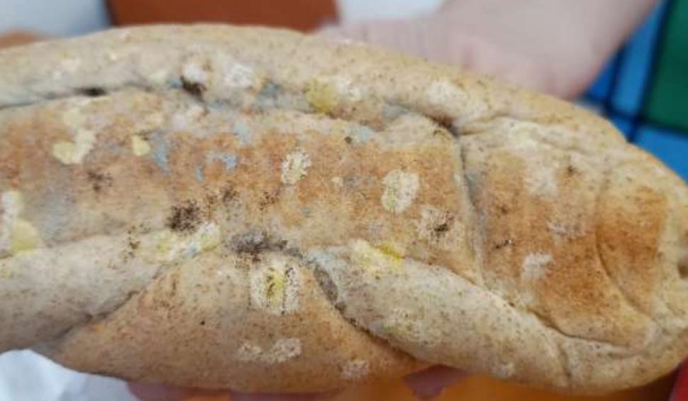 Masa sănătoasă pentru elevi este compromisă. Ministerul Educaţiei nu ştie cine sunt furnizorii. Un nou caz revoltător la Satu Mare 925505