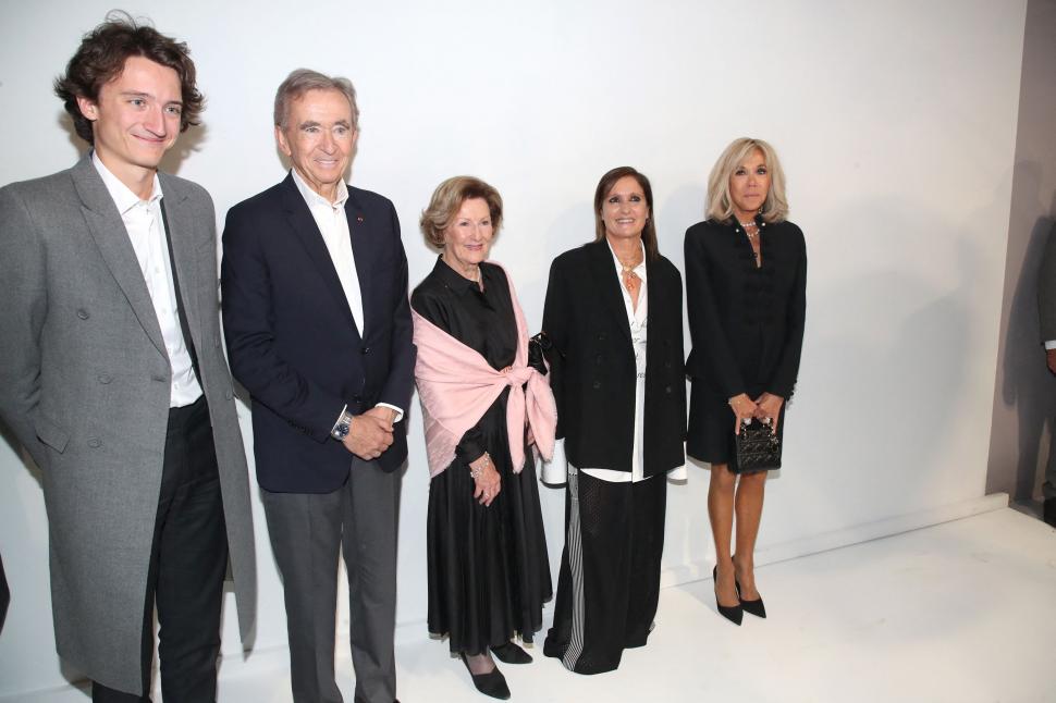 Brigitte Macron a luat rând pe rând prezentările de modă de la Paris. Cum a apărut prima doamnă a Franței 925419