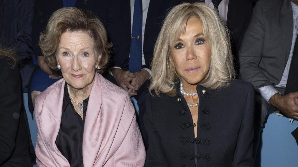 Brigitte Macron a luat rând pe rând prezentările de modă de la Paris. Cum a apărut prima doamnă a Franței 925443