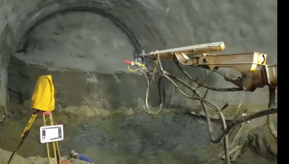 Cum arată tunelurile „Daniela” și „Alina” de pe autostrada Sibiu-Pitești: „Suntem în avans față de grafic și termenul de finalizare” 925588