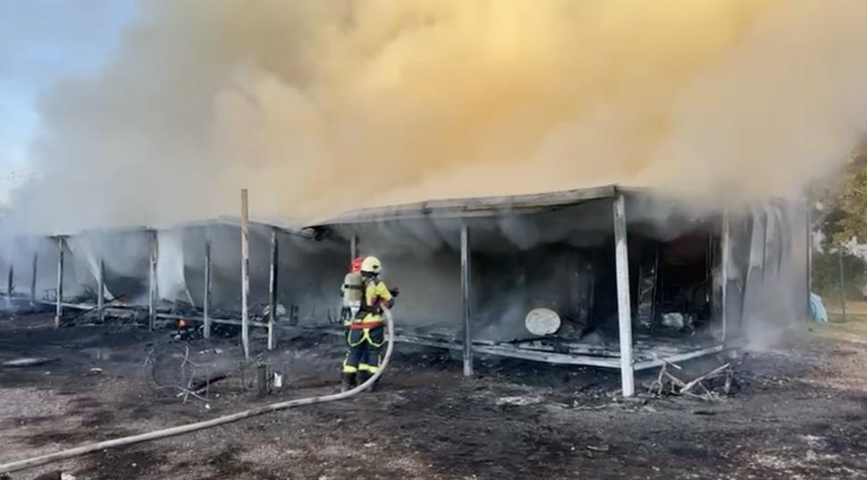 Incendiu în Sectorul 6 din București. Au luat foc 12 containere în care locuiau ucraineni 925746