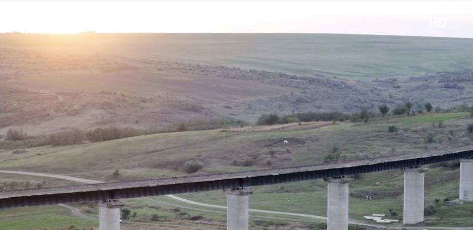 Linia de cale ferată din Botoșani, inaugurată cu fast în anii '90, care a fost abandonată după ce un singur tren a trecut pe acolo 925783