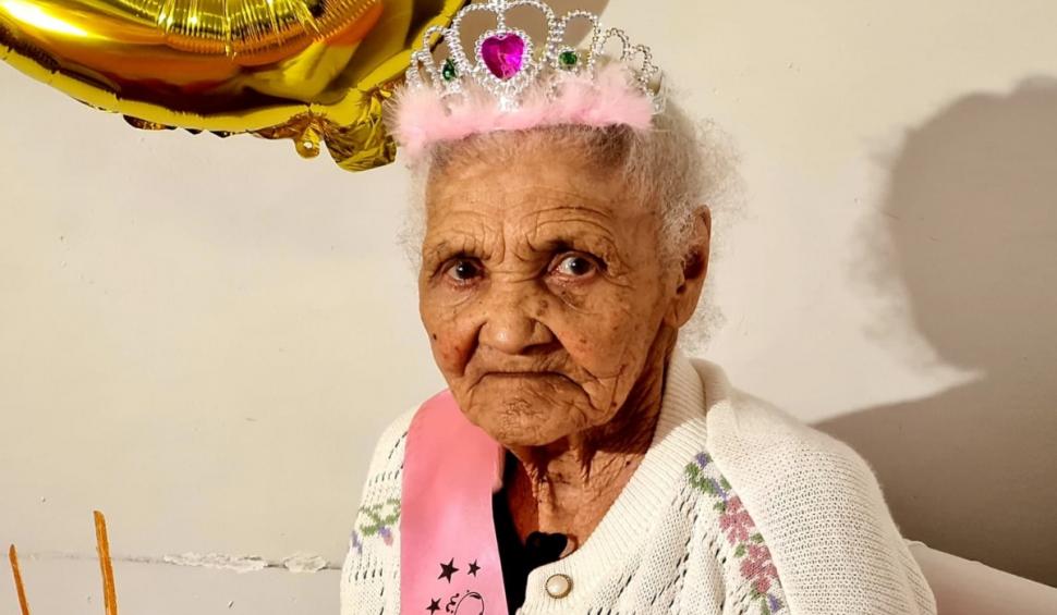 O femeie din Africa de Sud a împlinit, astăzi, 118 ani. Margaret Maritz ar putea stabili un nou record în longevitate 925776