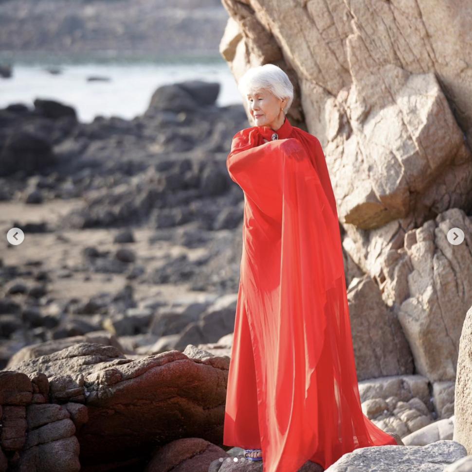 La 80 de ani, o femeie concurează la Miss Universe Coreea și vrea să demonstreze că vârsta e doar un număr. „Vreau să uimesc lumea” 925987