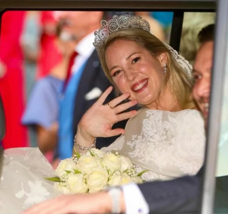 Nunta regală amânată de 2 ori a avut loc, în final. Prințesa Theodora a Greciei s-a căsătorit cu un avocat american cu 7 ani mai tânăr 926060