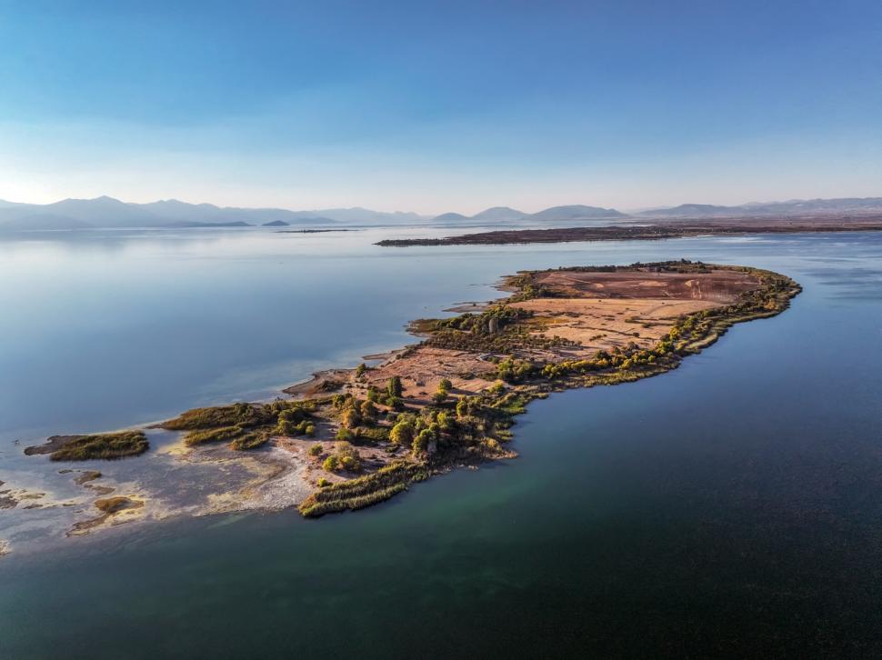 O insulă spectaculoasă a fost scoasă la vânzare într-o destinație de vacanță preferată a românilor, iar prețul este surprinzător 926297