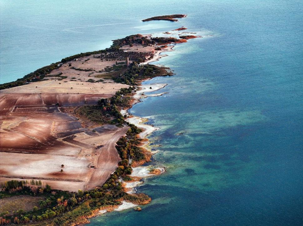 O insulă spectaculoasă a fost scoasă la vânzare într-o destinație de vacanță preferată a românilor, iar prețul este surprinzător 926308