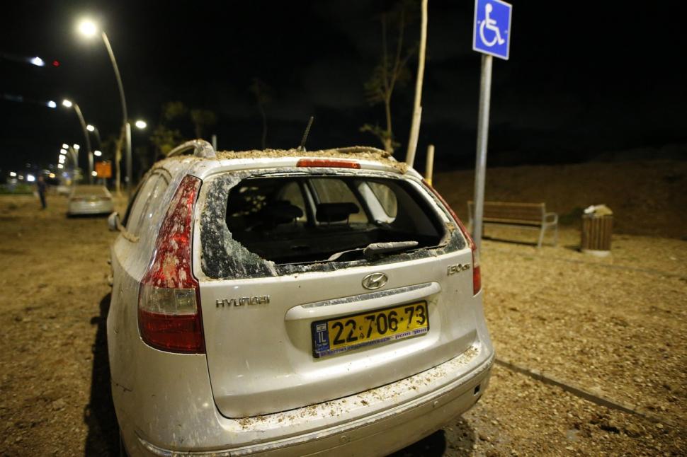 Imagini greu de privit din Israel. Cratere uriașe, resturi de rachete și cartiere distruse în Tel Aviv după masivul atac iranian 926507