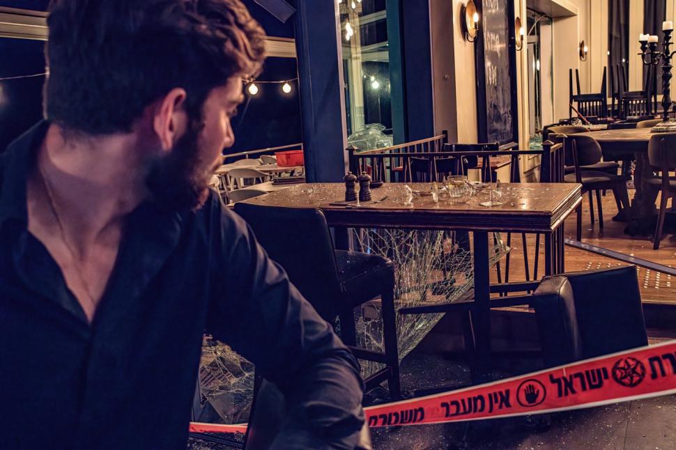 Imagini greu de privit din Israel. Cratere uriașe, resturi de rachete și cartiere distruse în Tel Aviv după masivul atac iranian 926516