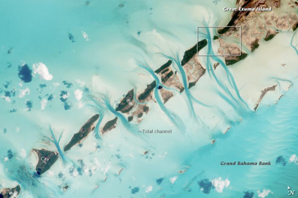 Imagini rare cu Pământul din spațiu: Canale de maree au lăsat dâre adânci printre insulele preferate de pirați din Bahamas 926805