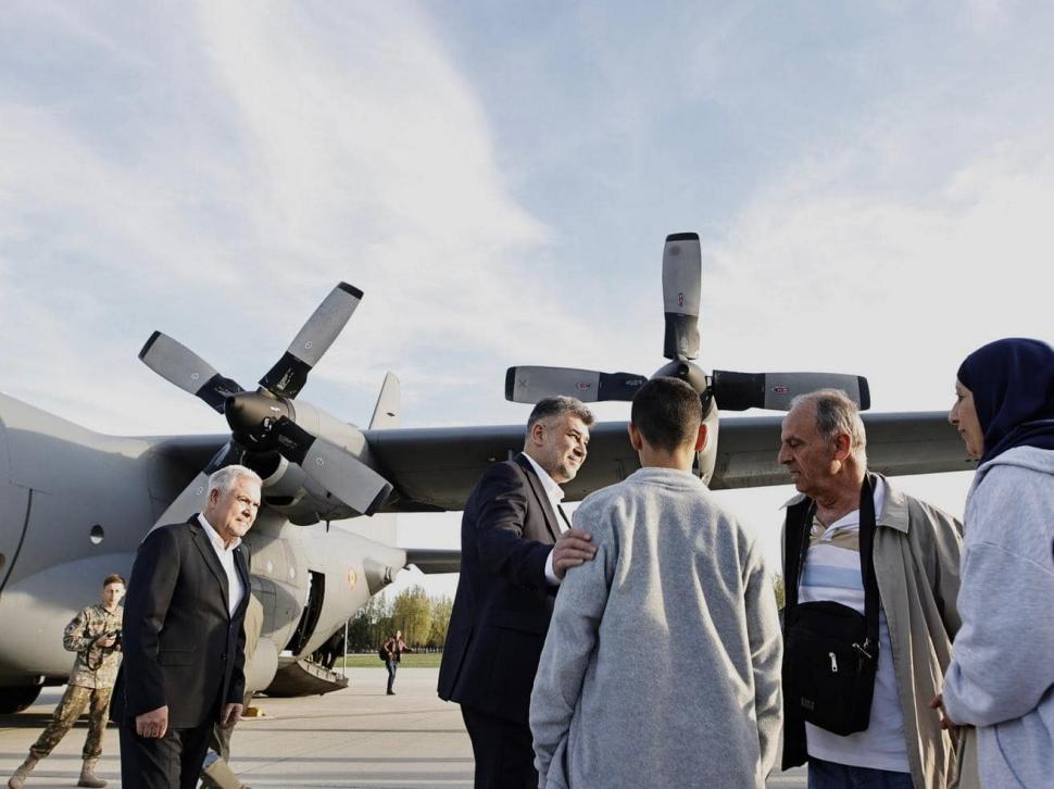 Zeci de români, evacuați de urgență din Liban. Au fost aduși acasă cu un avion MApN 926849