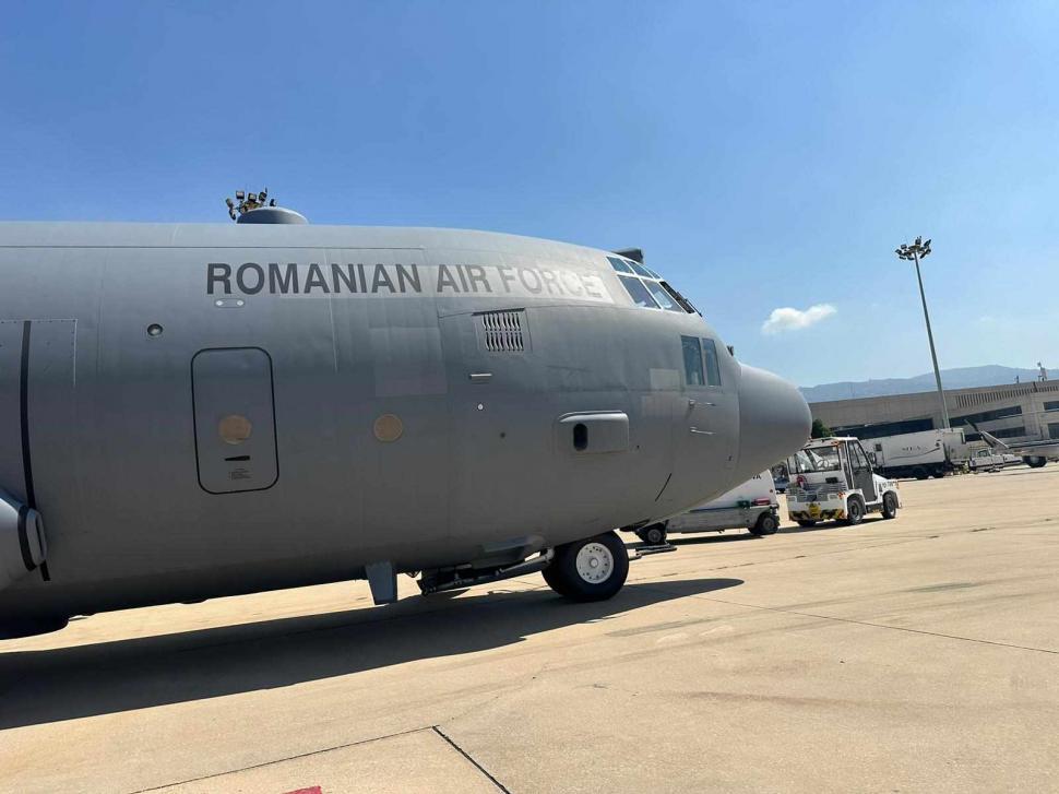Zeci de români, evacuați de urgență din Liban. Au fost aduși acasă cu un avion MApN 926858
