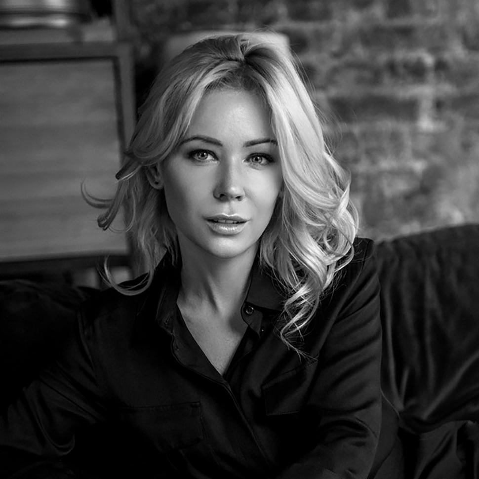 „Blonda lui Putin” s-a supărat pe o ziaristă și a trimis securitatea la ea, după ce i-a pus o întrebare: Nu discut viața mea personală 927042