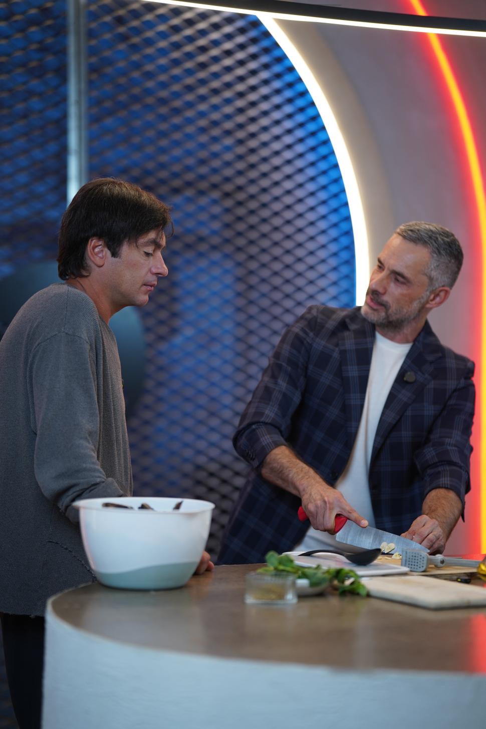 Aventura culinară continuă în bucătăria lui Ştefan Lungu. Radu Vâlcan şi Răzvan Fodor, despre experiențe culinare neobișnuite 927078