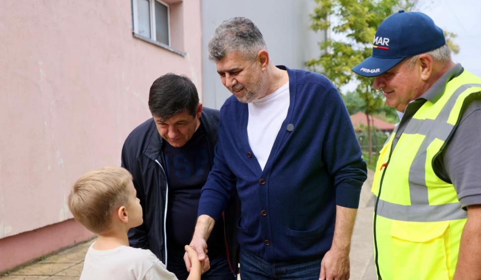 Certați în Coaliție, Ciucă și Ciolacu au vizitat separat sinistrații din Galați. În urmă cu câteva săptămâni, mergeau împreună 927176