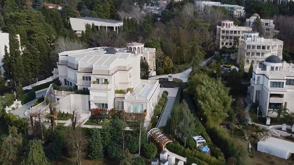 Putin se teme pentru viața lui și și-a demolat un palat din Soci, de la Marea Neagră. Imagini din satelit dezvăluie ce e acum acolo 927499