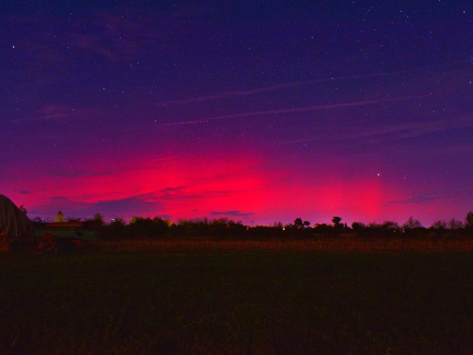 Aurora Boreală a fost vizibilă din nou pe cerul din România. Imagini cu spectacolul de culori din mai multe zone ale țării 928125