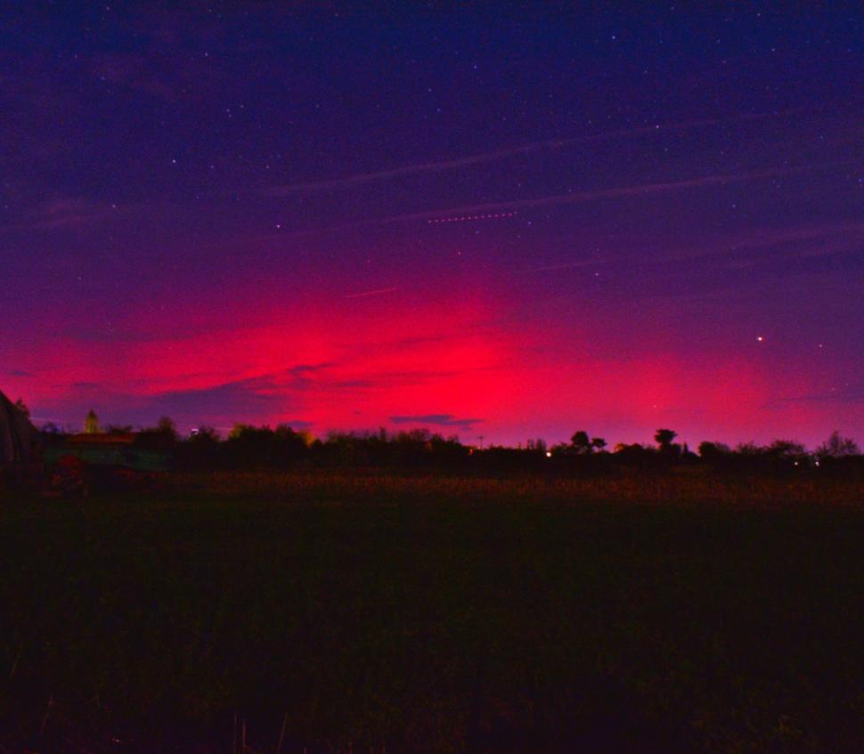Aurora Boreală a fost vizibilă din nou pe cerul din România. Imagini cu spectacolul de culori din mai multe zone ale țării 928128