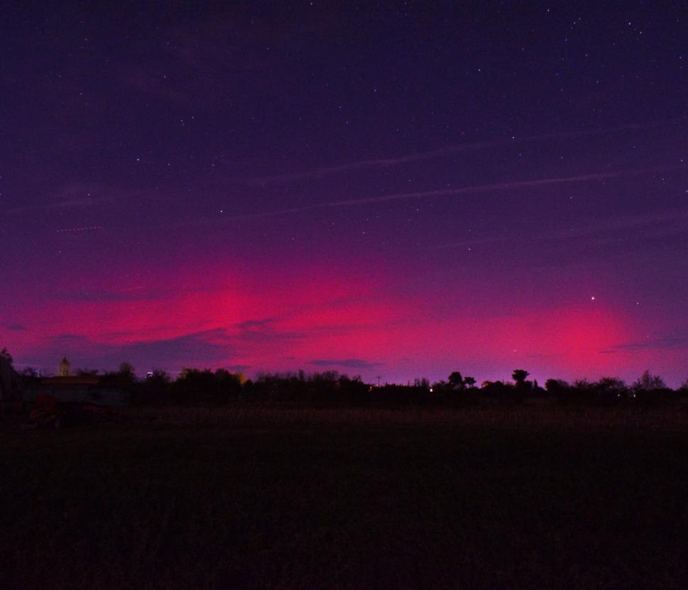Aurora Boreală a fost vizibilă din nou pe cerul din România. Imagini cu spectacolul de culori din mai multe zone ale țării 928131