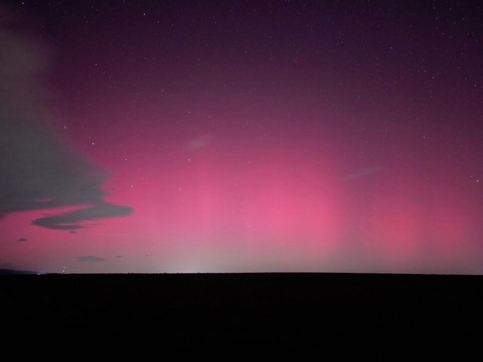 Aurora Boreală a fost vizibilă din nou pe cerul din România. Imagini cu spectacolul de culori din mai multe zone ale țării 928134