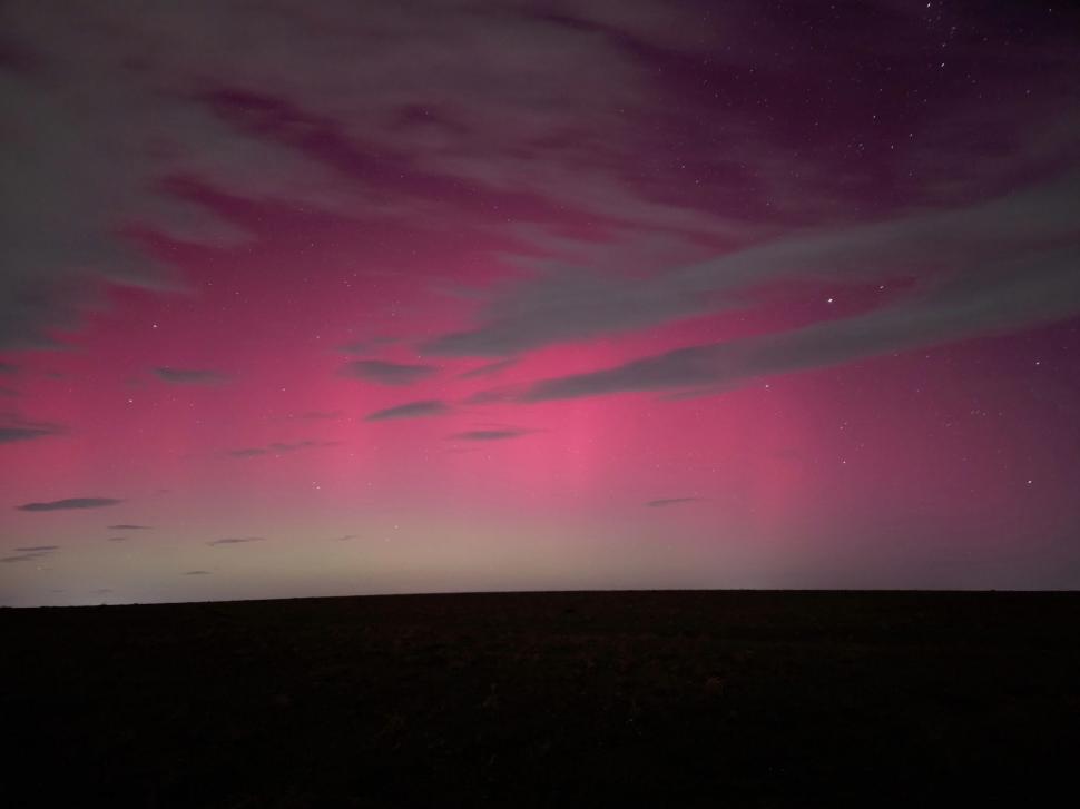 Aurora Boreală a fost vizibilă din nou pe cerul din România. Imagini cu spectacolul de culori din mai multe zone ale țării 928138