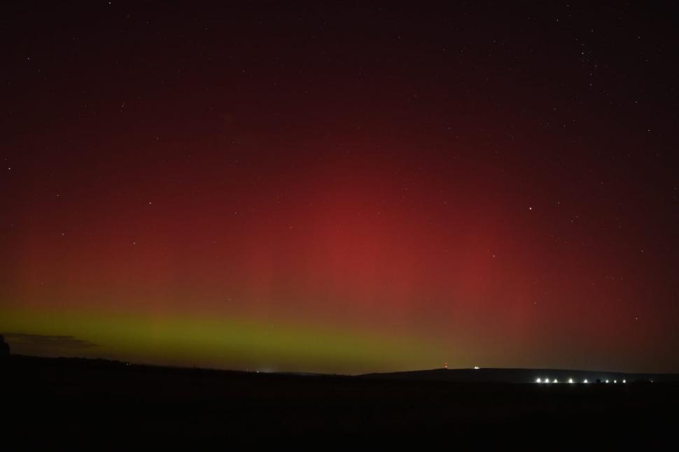 Aurora Boreală a fost vizibilă din nou pe cerul din România. Imagini cu spectacolul de culori din mai multe zone ale țării 928144