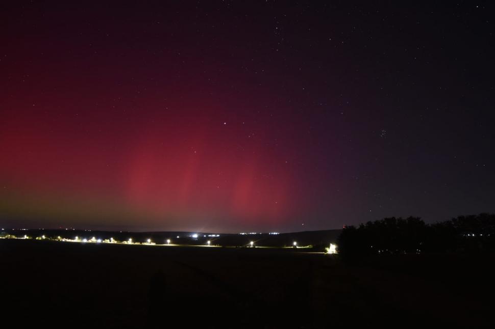 Aurora Boreală a fost vizibilă din nou pe cerul din România. Imagini cu spectacolul de culori din mai multe zone ale țării 928145