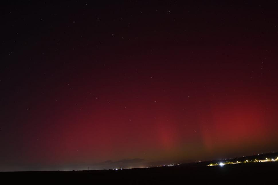 Aurora Boreală a fost vizibilă din nou pe cerul din România. Imagini cu spectacolul de culori din mai multe zone ale țării 928146