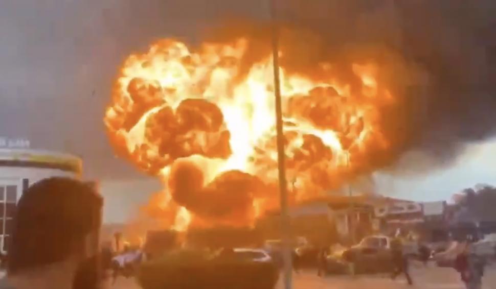 Explozie uriașă la o benzinărie din Groznîi. 4 persoane, printre care 2 copii, ar fi fost ucise 928419