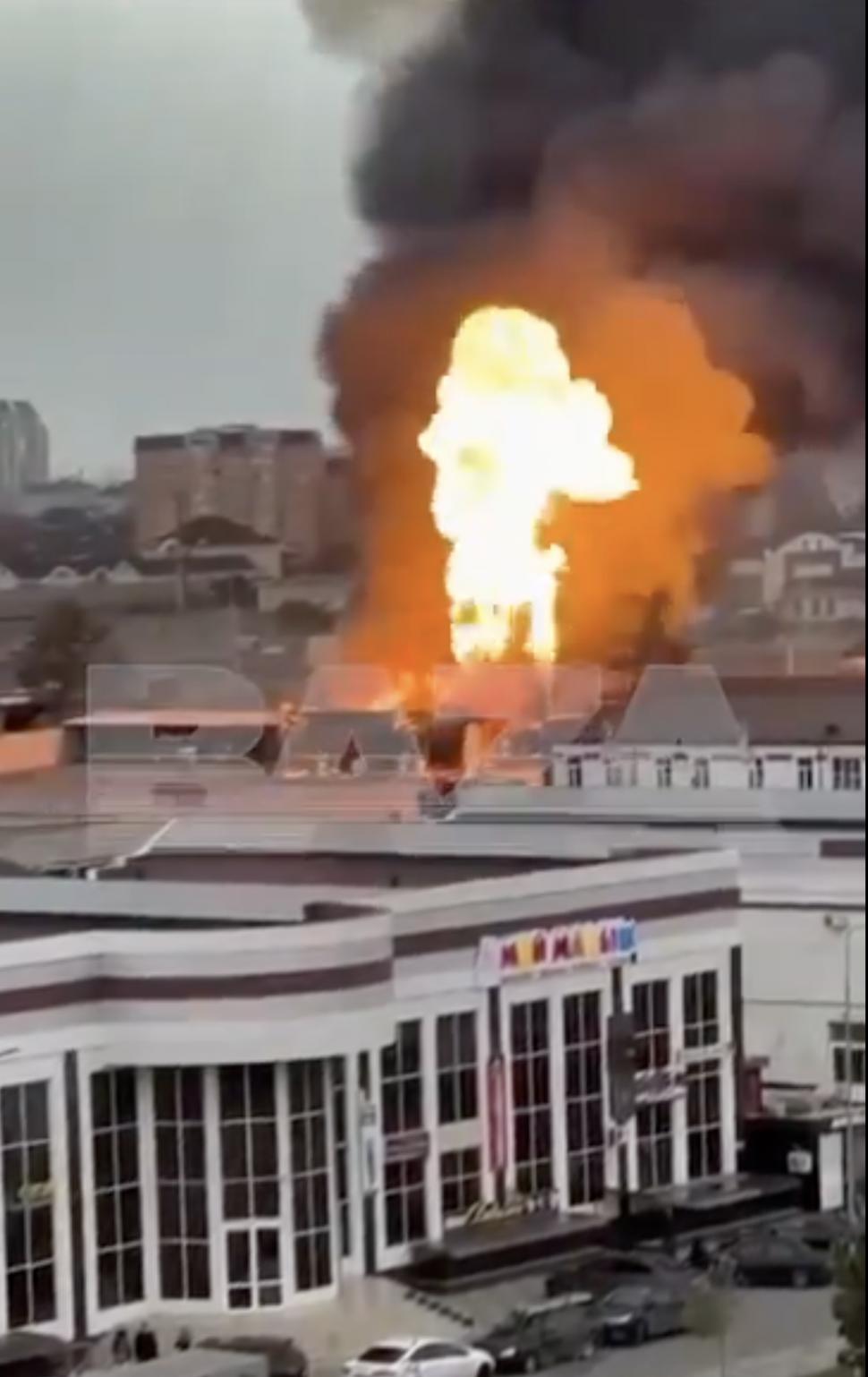 Explozie uriașă la o benzinărie din Groznîi. 4 persoane, printre care 2 copii, ar fi fost ucise 928422