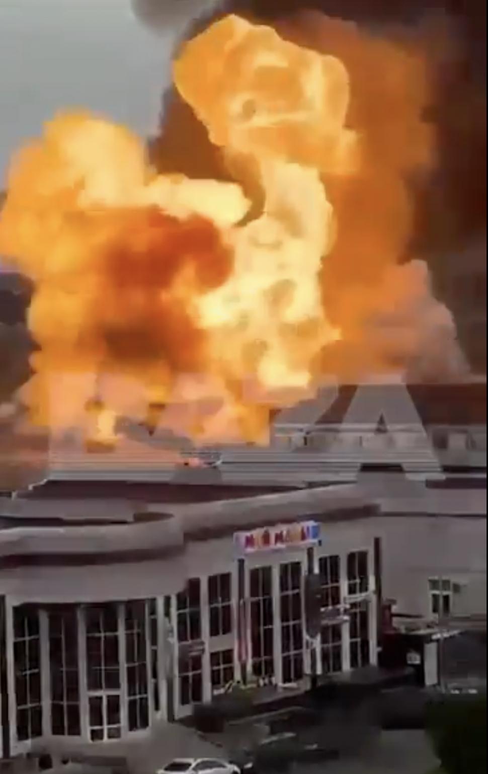 Explozie uriașă la o benzinărie din Groznîi. 4 persoane, printre care 2 copii, ar fi fost ucise 928423