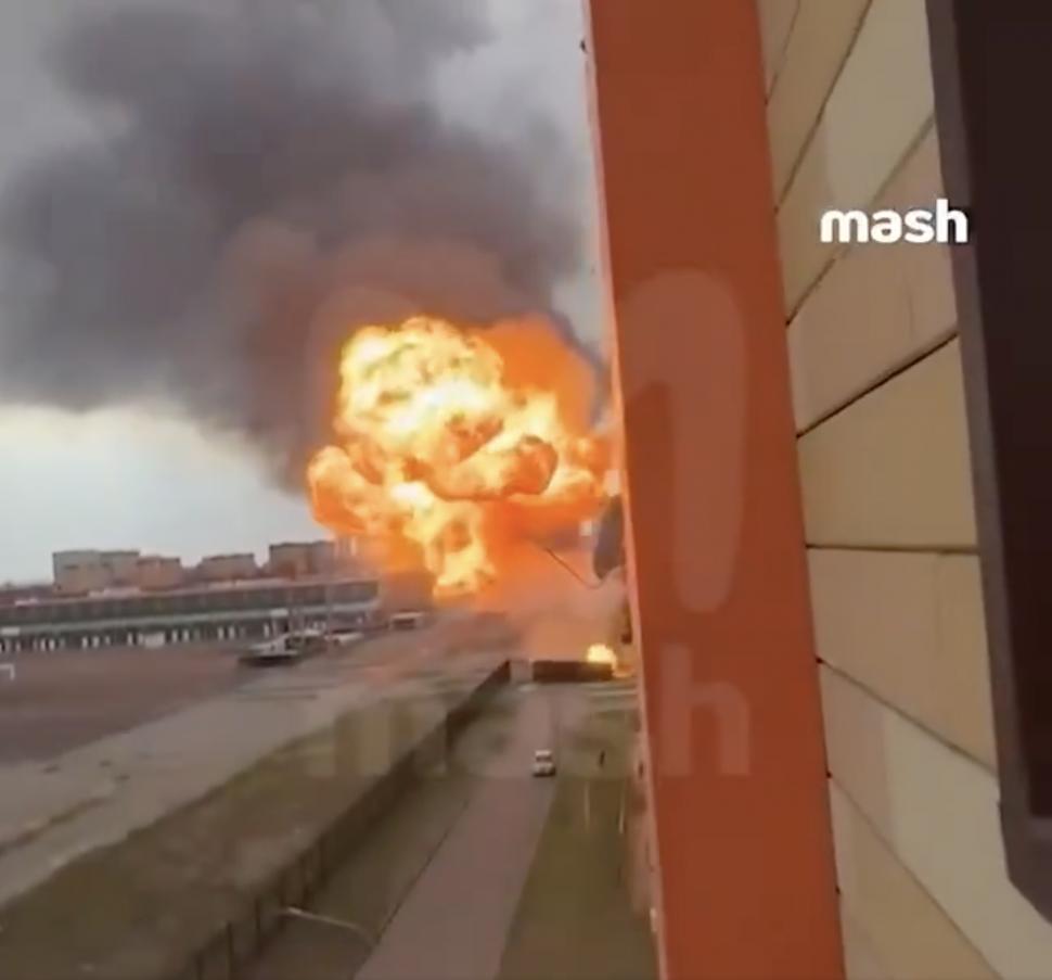 Explozie uriașă la o benzinărie din Groznîi. 4 persoane, printre care 2 copii, ar fi fost ucise 928425