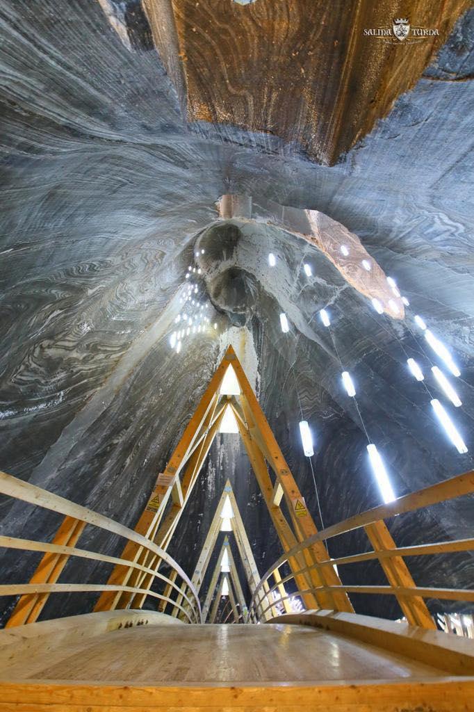 Frenezie mondială după ce celebrul YouTuber MrBeast a filmat la Salina Turda. Străinii întreabă cum pot ajunge aici 928592