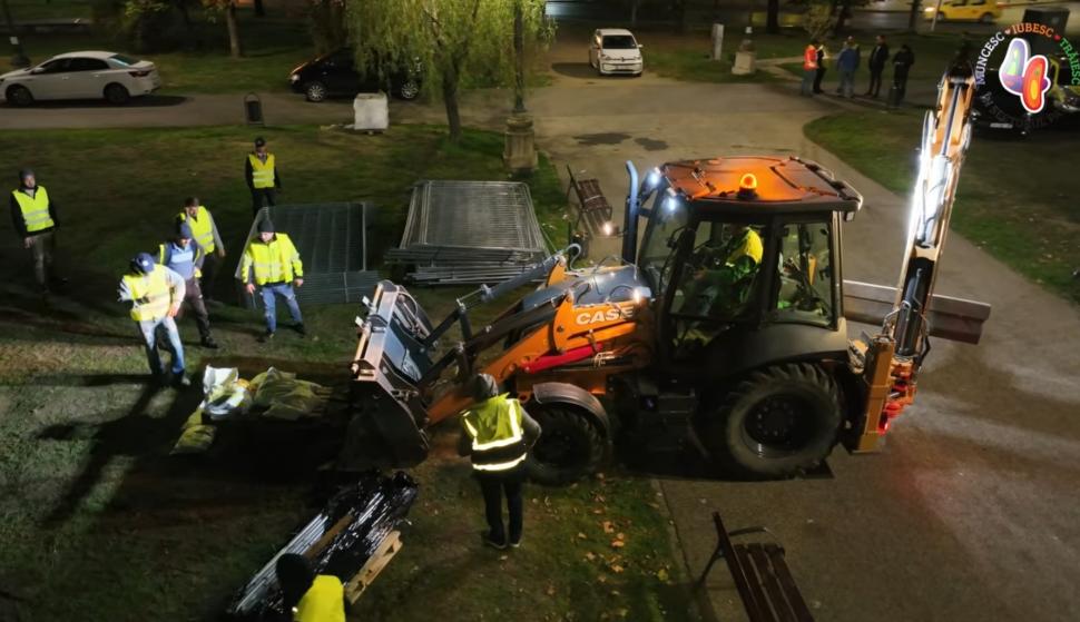 Scandal la Unirii. Nicușor Dan a venit cu buldozerele să dărâme gardurile puse de Daniel Băluță. Doi oameni au fost răniți 928548