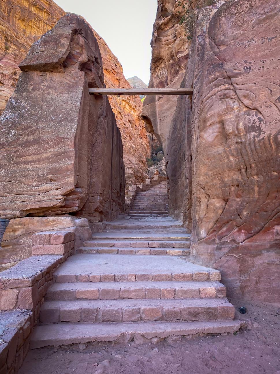 Un mormânt secret a fost descoperit sub locul de filmare „Indiana Jones” din Petra. Adevărata surpriză a fost ce s-a găsit în interior 928690