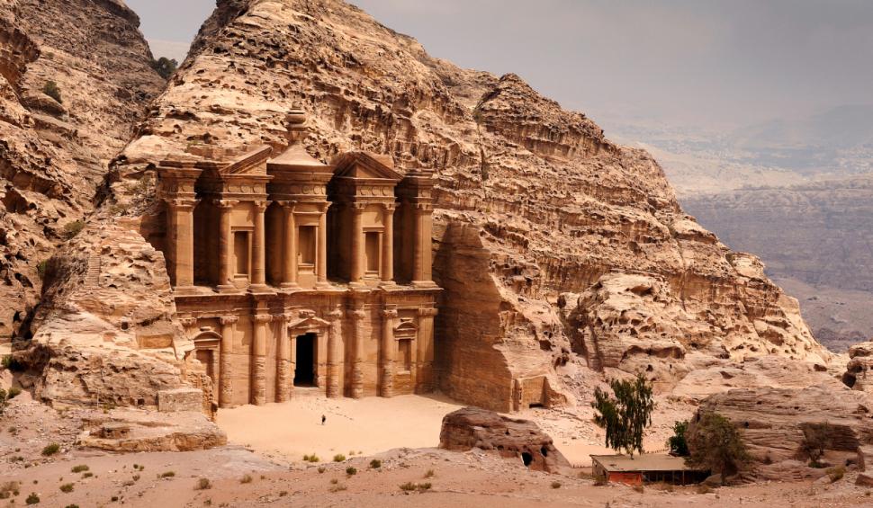 Un mormânt secret a fost descoperit sub locul de filmare „Indiana Jones” din Petra. Adevărata surpriză a fost ce s-a găsit în interior 928692