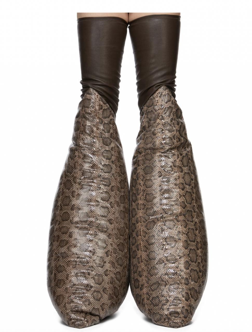 Cum arată cizmele gonflabile de lux create de un designer american: Costă peste 3.500 de euro și provoacă isterie pe internet 929229