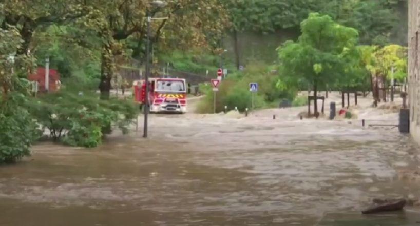 Cod roșu în Europa din cauza inundațiilor devastatoare. Străzile s-au transformat în torenți în Franța și Italia. Ce spun meteorologii 929479