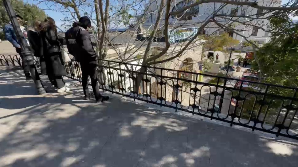 Incident șocant lângă Cazinoul din Constanța: Un bărbat s-a prăbușit în gol cinci metri, de pe faleză, chiar în fața Acvariului 929691