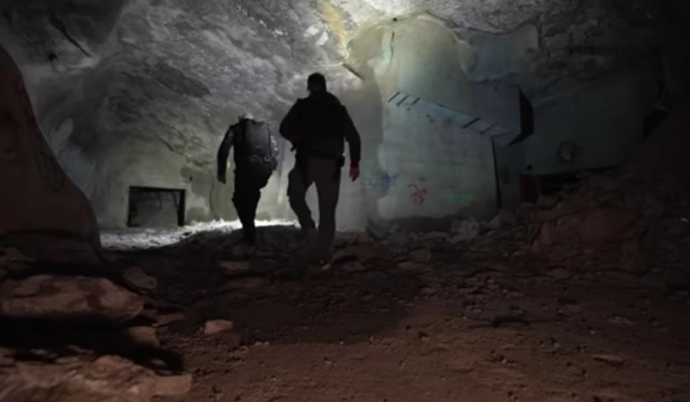 Zeci de maşini de colecţie au fost descoperite în tunelurile unei mine abandonate din Elveţia 929807