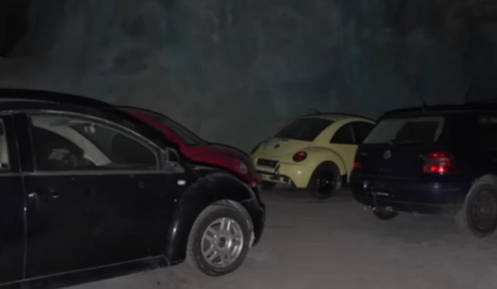 Zeci de maşini de colecţie au fost descoperite în tunelurile unei mine abandonate din Elveţia 929810