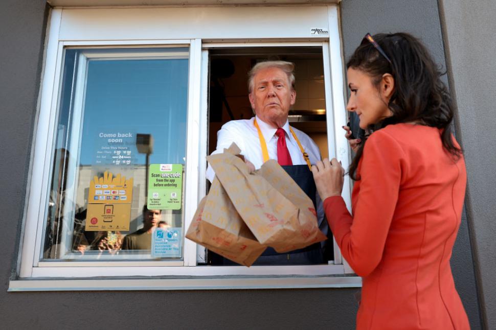 Donald Trump a vândut cartofi prăjiţi la McDonald's în Pennsylvania 929866