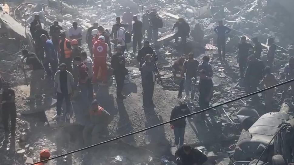 Cum arată zona spitalului Rafik Hariri din Beirut, după bombardamentul Israelului. Cel puțin 18 oameni au murit 930349