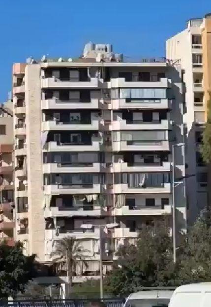 Momentul în care o bombă israeliană spulberă două clădiri în Beirut, în plină zi. Lovitura a fost analizată de CNN cadru cu cadru 930384