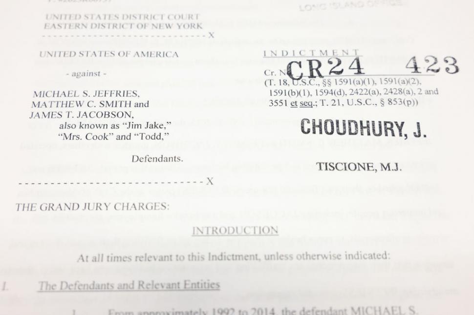 Fostul CEO Abercrombie & Fitch și iubitul lui, arestați: Cum își organizase Mike Jeffries rețeaua secretă de trafic sexual cu bărbați 930524